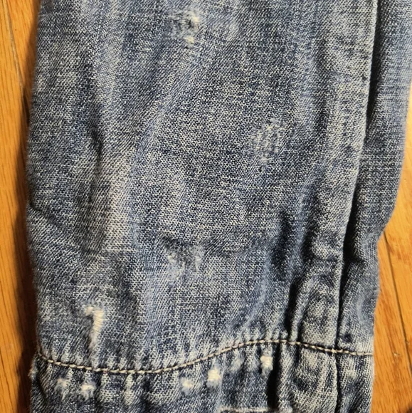 Gap Denim Blue Jean Jacket, Women's Medium, Buttons And Distressed Detail - Picture 4 of 16